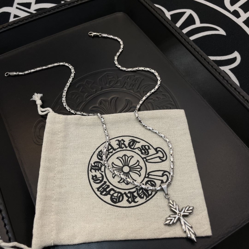 Ch*0me He**ts necklaces